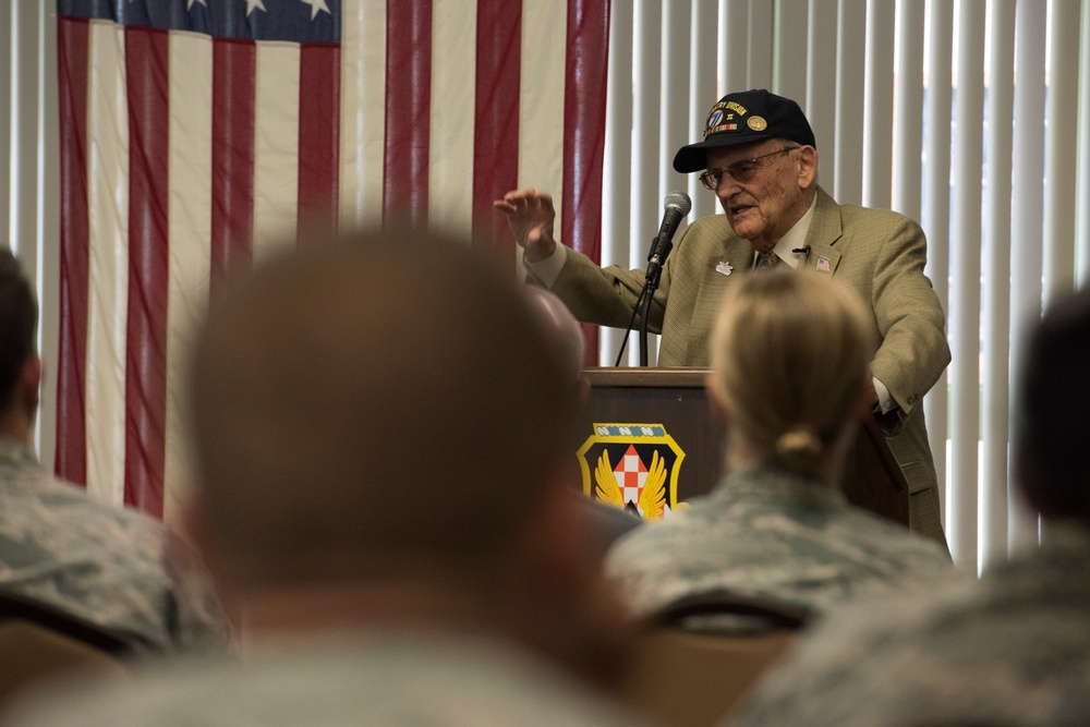 105th AW hosts WWII veteran