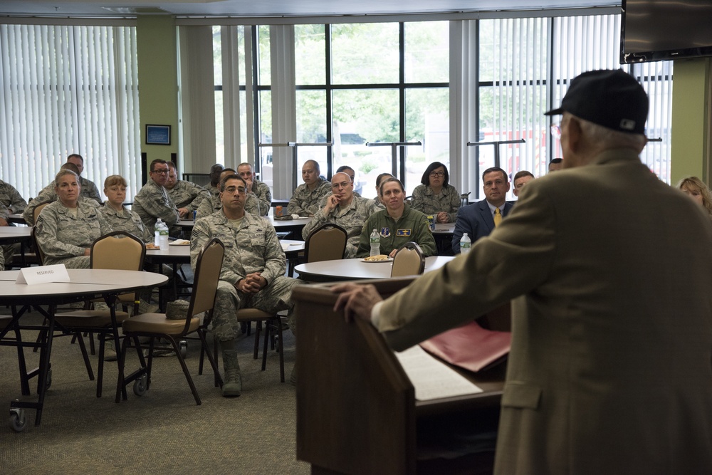 105th AW hosts WWII veteran