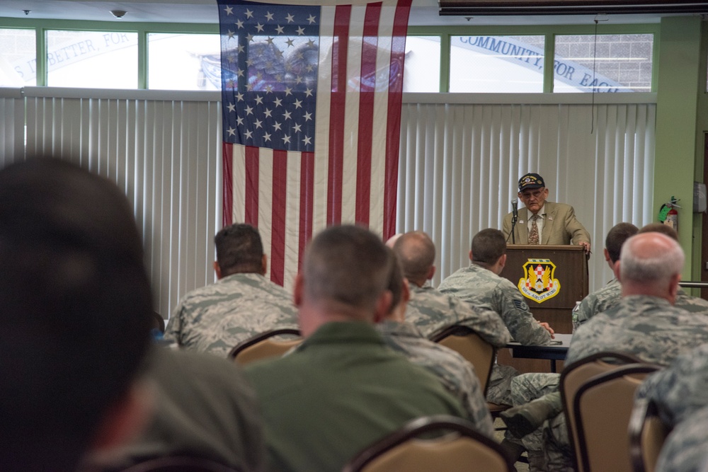 105th AW hosts WWII veteran