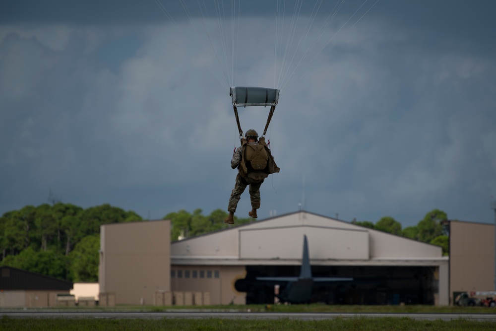 ST operators conduct military freefall