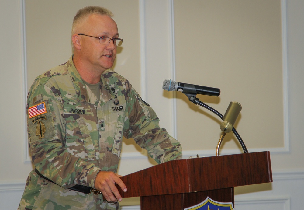 Army Contracting Leaders Change Command