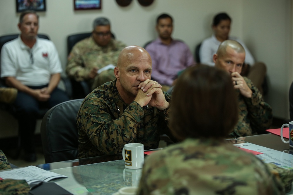 MARFORSOUTH leaders visit SPMAGTF-SC in Honduras