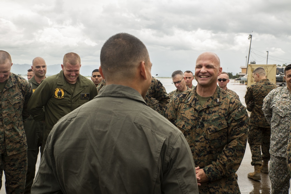 MARFORSOUTH leaders visit SPMAGTF-SC in Honduras