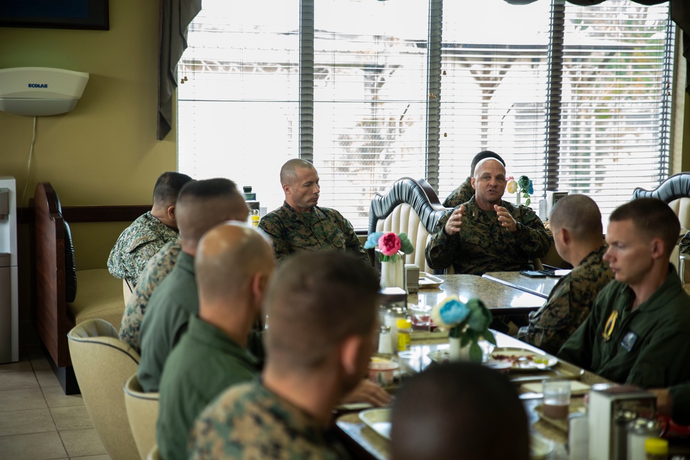 MARFORSOUTH leaders visit SPMAGTF-SC in Honduras