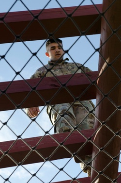 SISCO Soldiers Navigate Phantom Warrior Obstacle Course [Image 2 of 9]