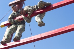 SISCO Soldiers Navigate Phantom Warrior Obstacle Course [Image 4 of 9]