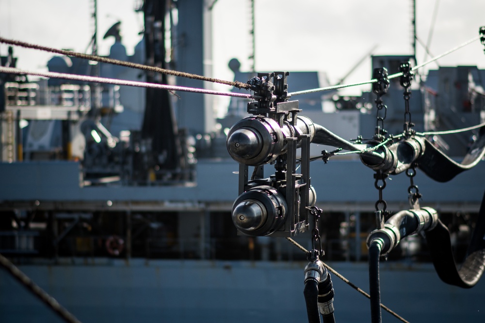 DVIDS - Images - USS Dewey Conducts RAS [Image 5 of 11]