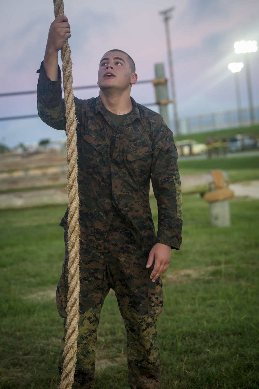 Marines conduct reconaissance screener
