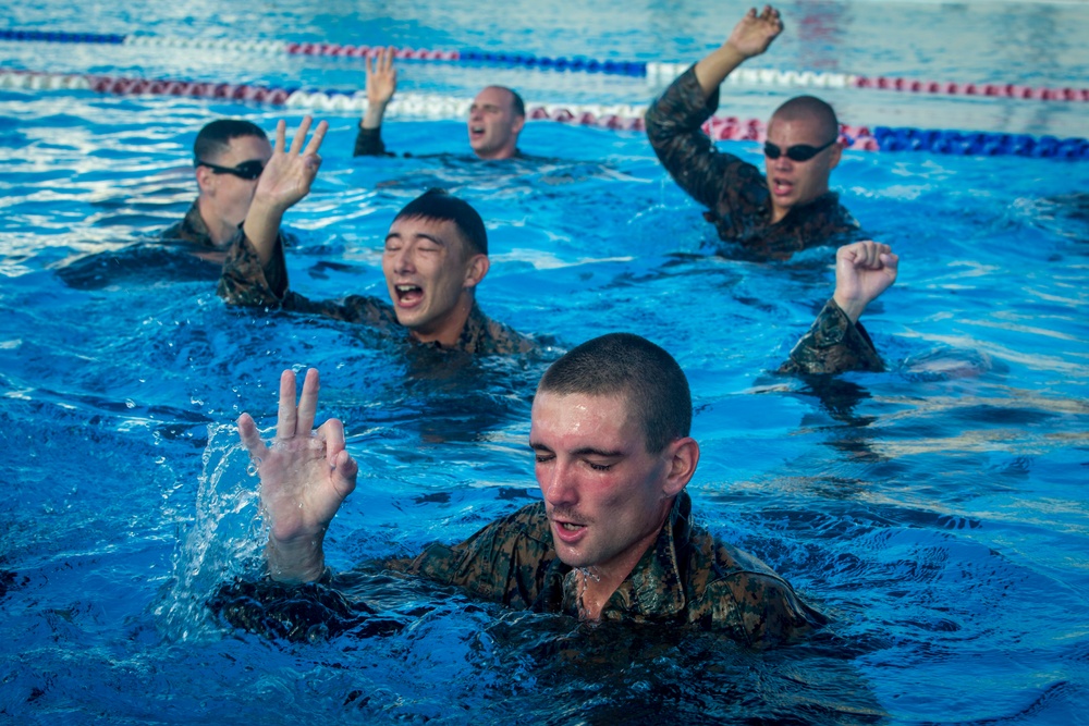 Marines conduct reconaissance screener