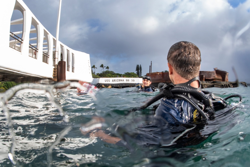 DVIDS - Images - MDSU-1 Conducts Diving Operations on USS Arizona ...