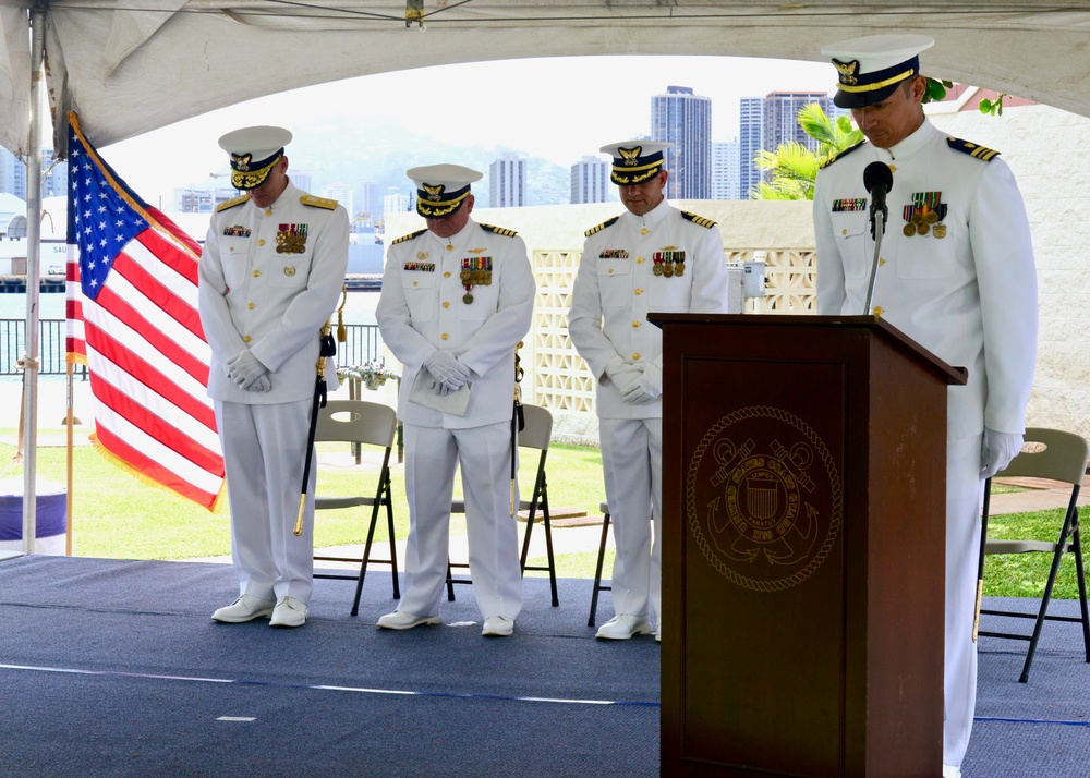 New captain at helm of Coast Guard Base Honolulu