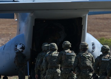 Mexican, U.S. Marines, Canadian Armed Forces take to the skies of SOCAL