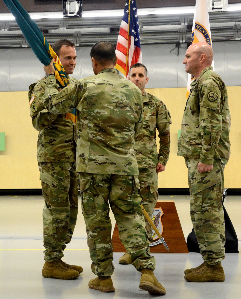 New commander takes charge at USAMU