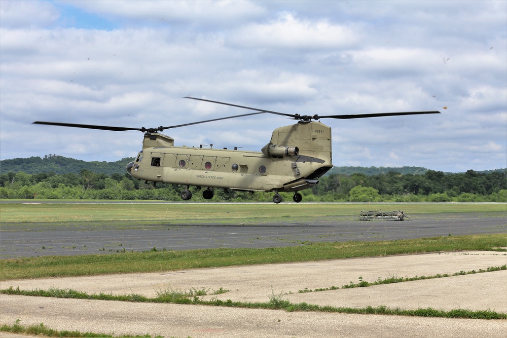 DVIDS - Images - Chinook helicopter, crew supports Fort McCoy sling ...