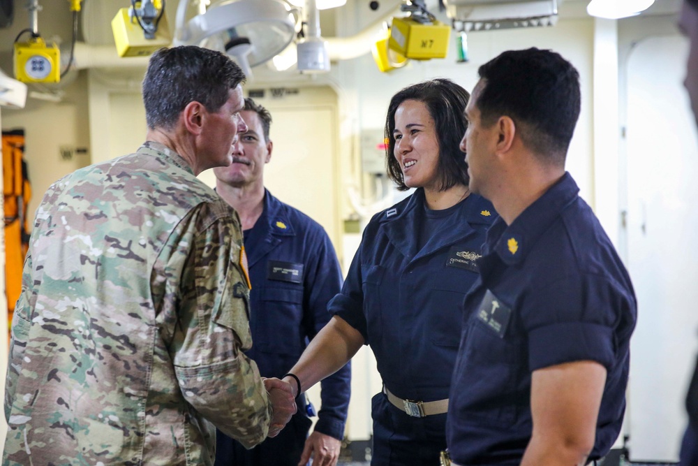 CENTCOM and NAVCENT visit USS Iwo Jima