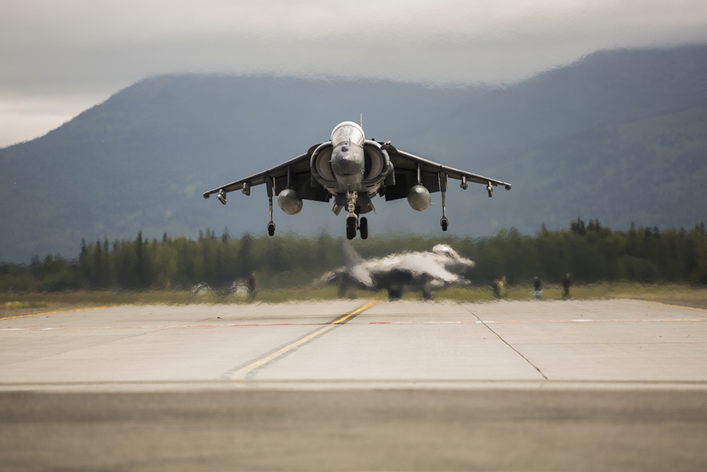 VMA-214 Participates in the 2018 Arctic Thunder Air Show