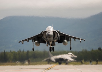 VMA-214 Participates in the 2018 Arctic Thunder Air Show