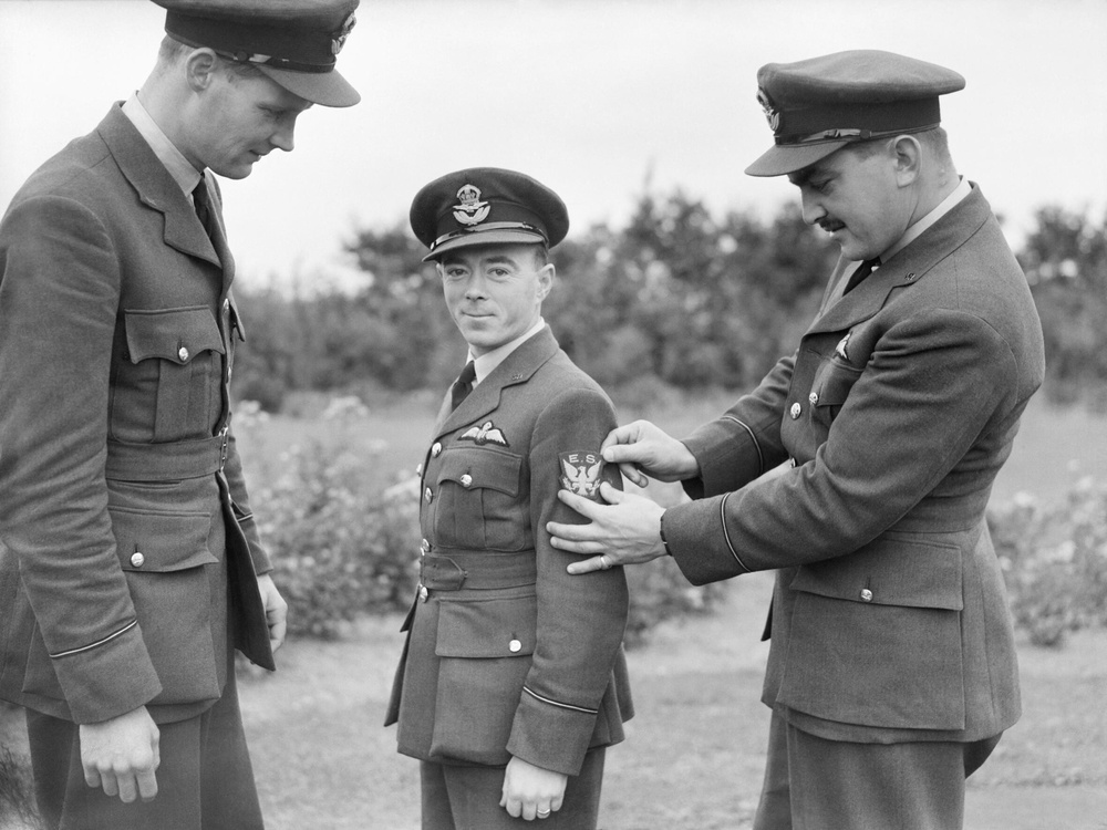 RAF Eagle squadrons presented badges in London