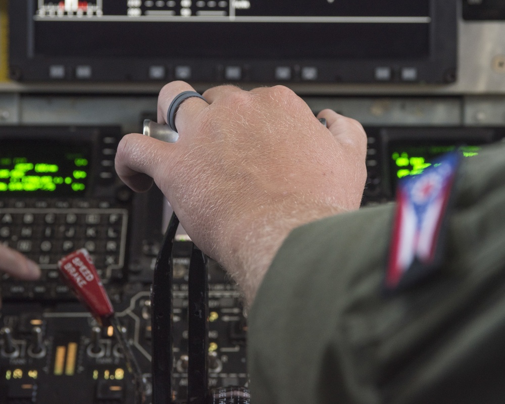 121st ARW refuels 158th FW