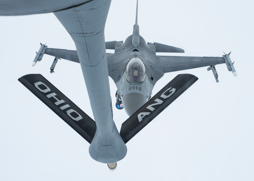 121st ARW refuels 158th FW