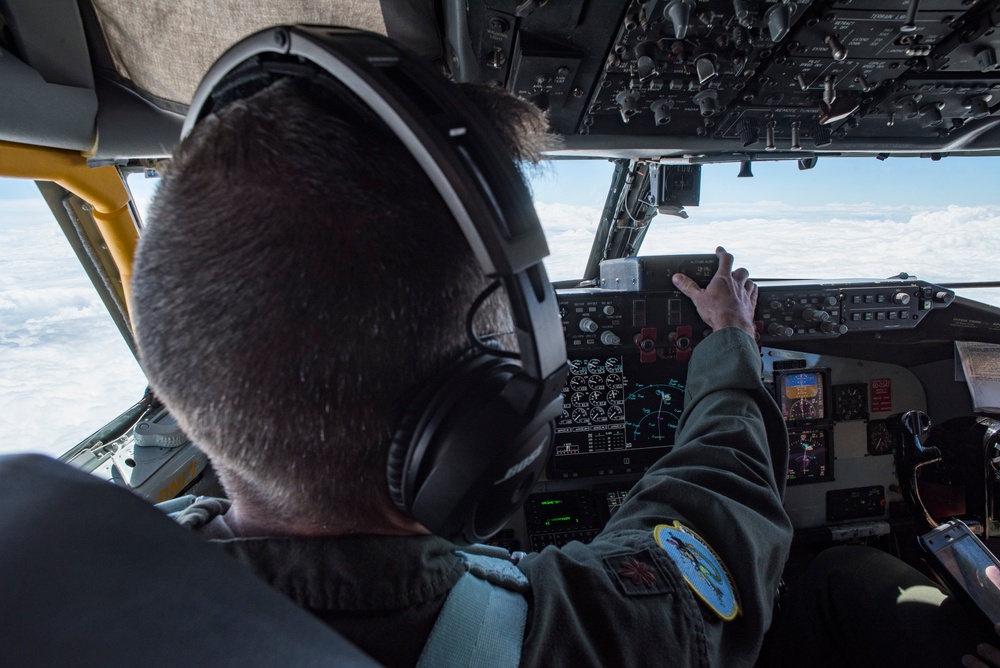 121st ARW refuels 158th FW