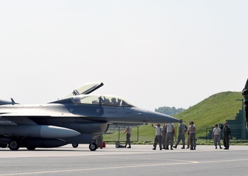 Gunfighters participate in Sky Avenger 2018