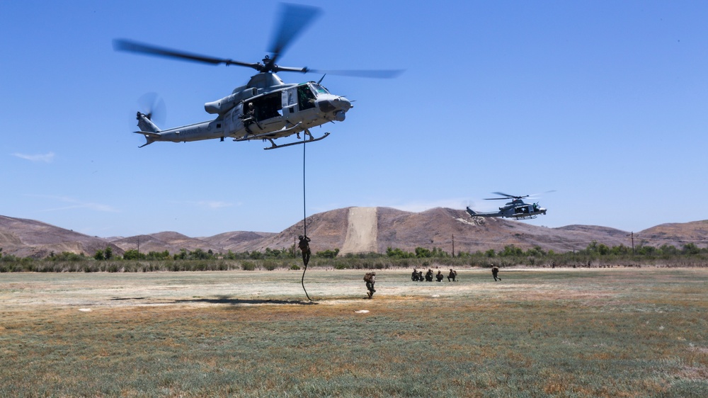 Fast rope ready: HMLA-369 supports ground