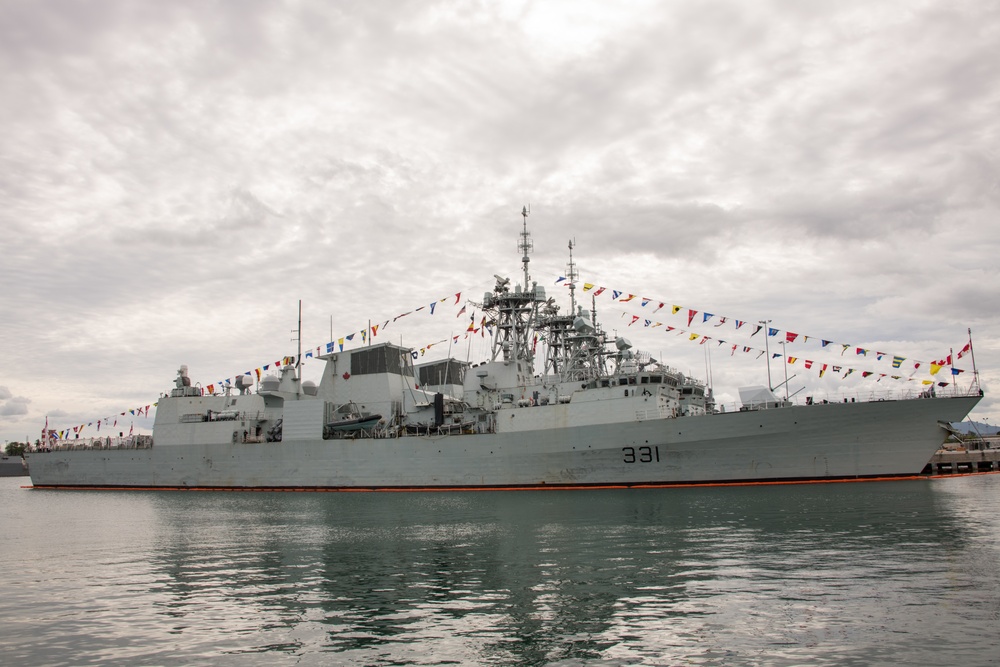 Canada Day reception in HMCS Vancouver and Ottawa in Pearl Harbor during RIMPAC 2018.