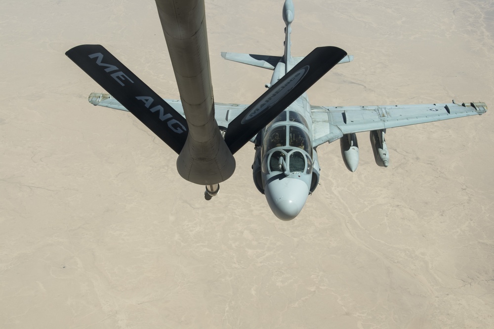 28th EARS refuels U.S. Marine Corps EA-6B Prowler