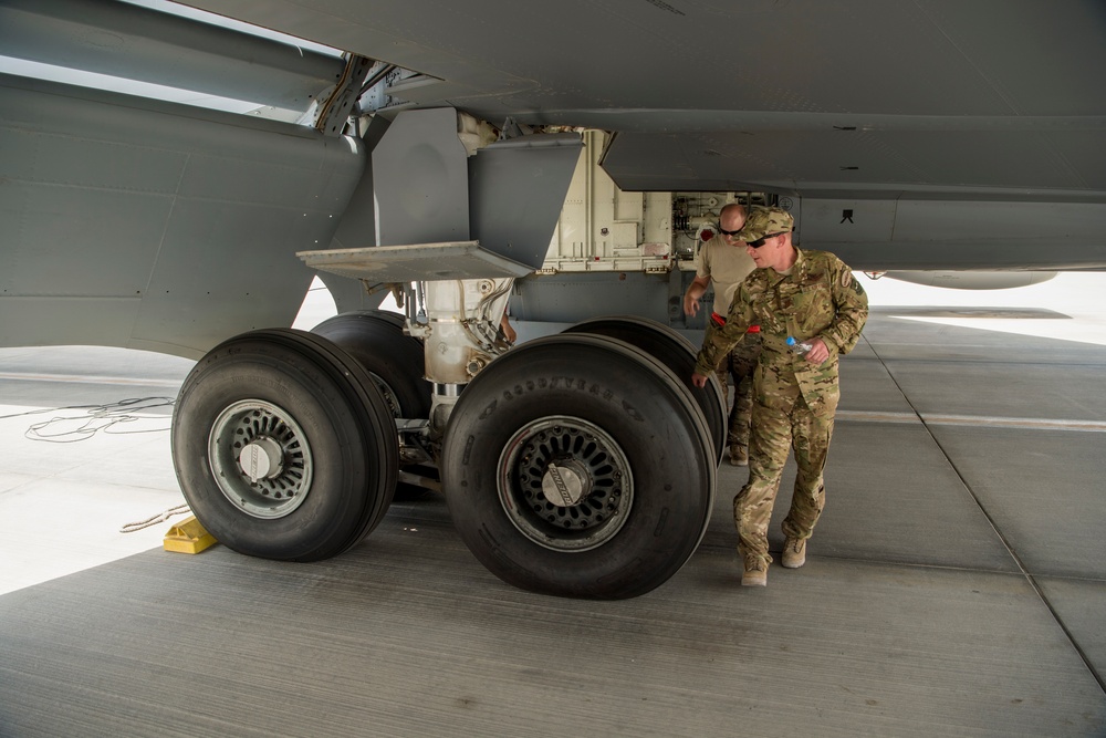 28th EARS refuels U.S. Marine Corps EA-6B Prowler