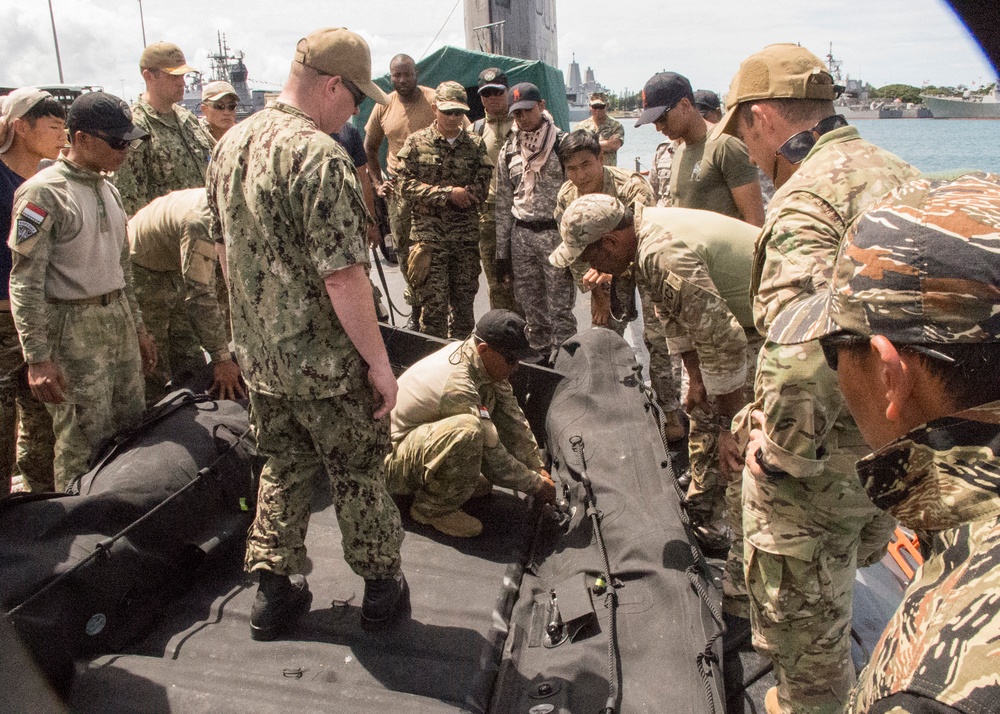 DVIDS - Images - Multi-National SOF Teams Practice Small-boat ...