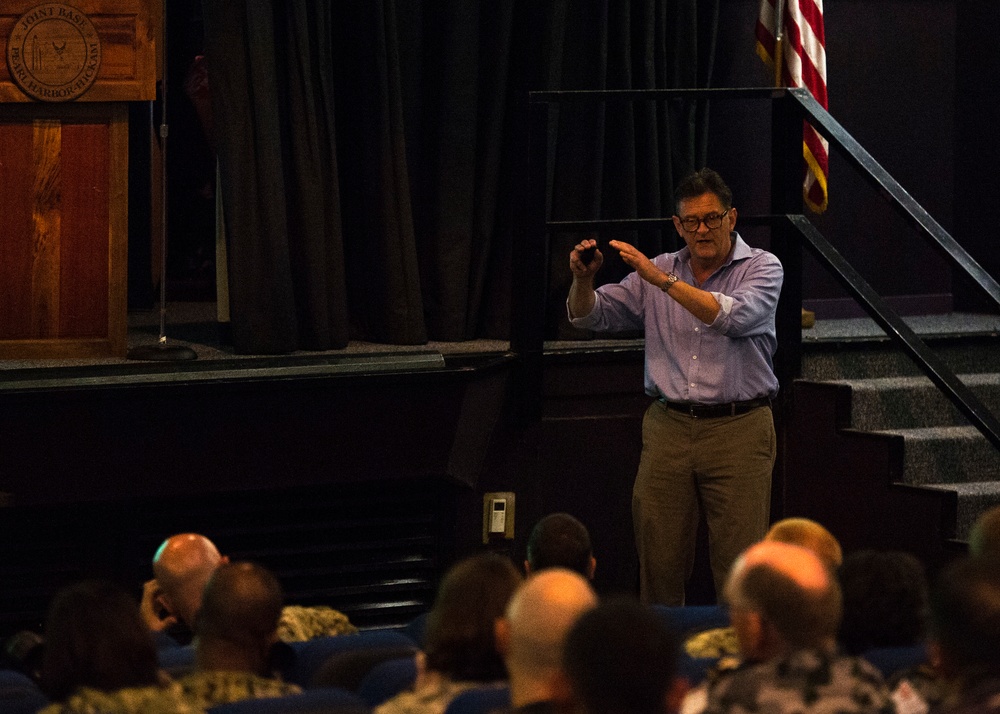 Coodinators Brief Military Leaders on HADR