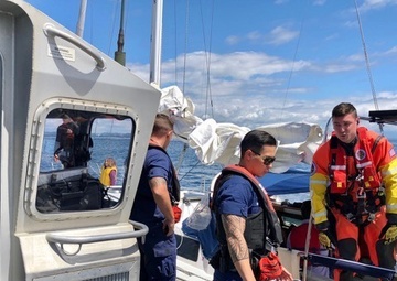 Station Bellingham medically evacuates an injured woman off sailing vessel