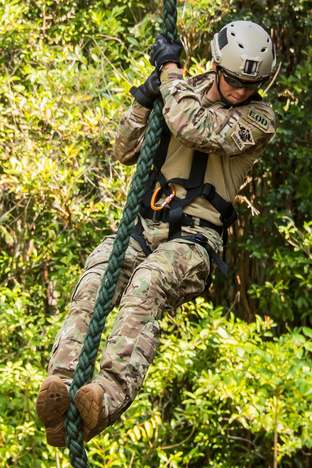 Explosive Ordnance Disposal Teams Conduct Rappelling Training During RIMPAC 2018.