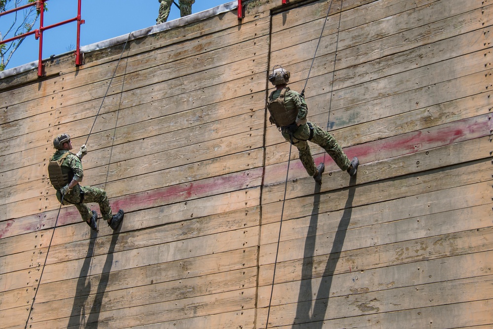Explosive Ordnance Disposal Teams Conduct Rappelling Training During RIMPAC 2018.