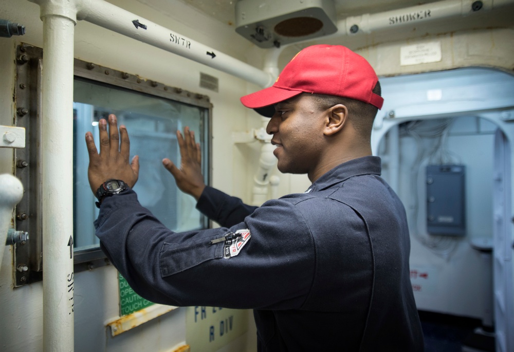 CBR training exercise held aboard USS Bonhomme Richard (LHD 6)
