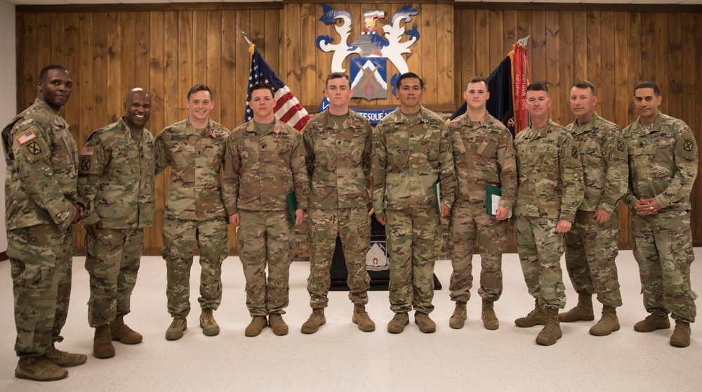 1BCT Soldiers receive awards for valor