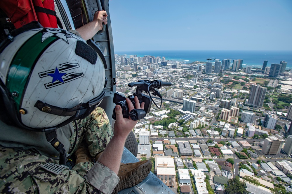 Commander, U.S. Third Fleet and HSC-8 conduct photo exercise - RIMPAC 2018