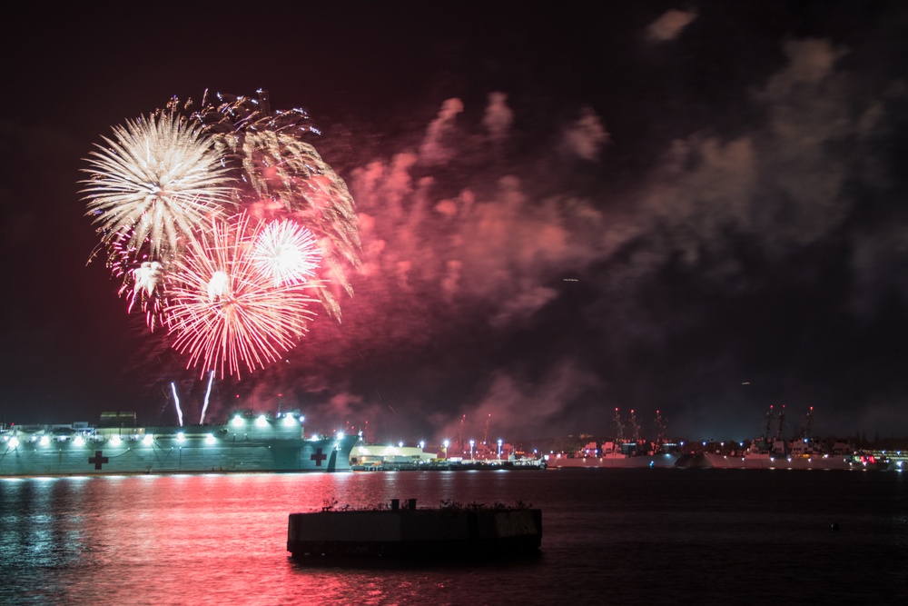 DVIDS Images Fourth of July Fireworks Display at JBPHH [Image 3 of 3]