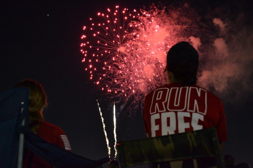 VMI alumis enjoy a dazzling 4th of July Fireworks Display