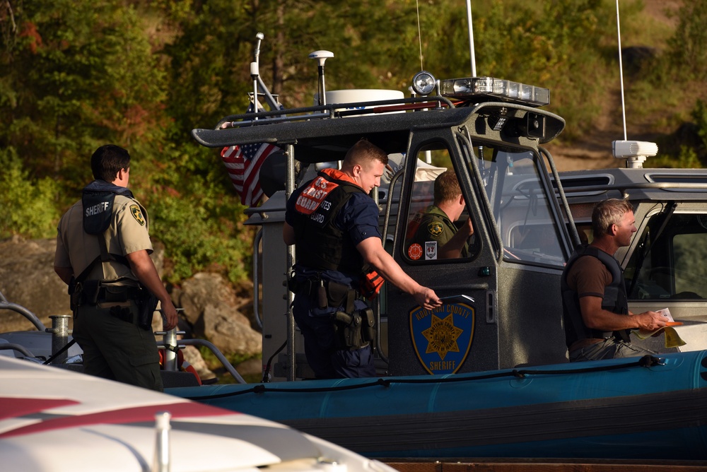 DVIDS - Images - Coast Guard Boat Crews, Kootenai County Sheriff ...