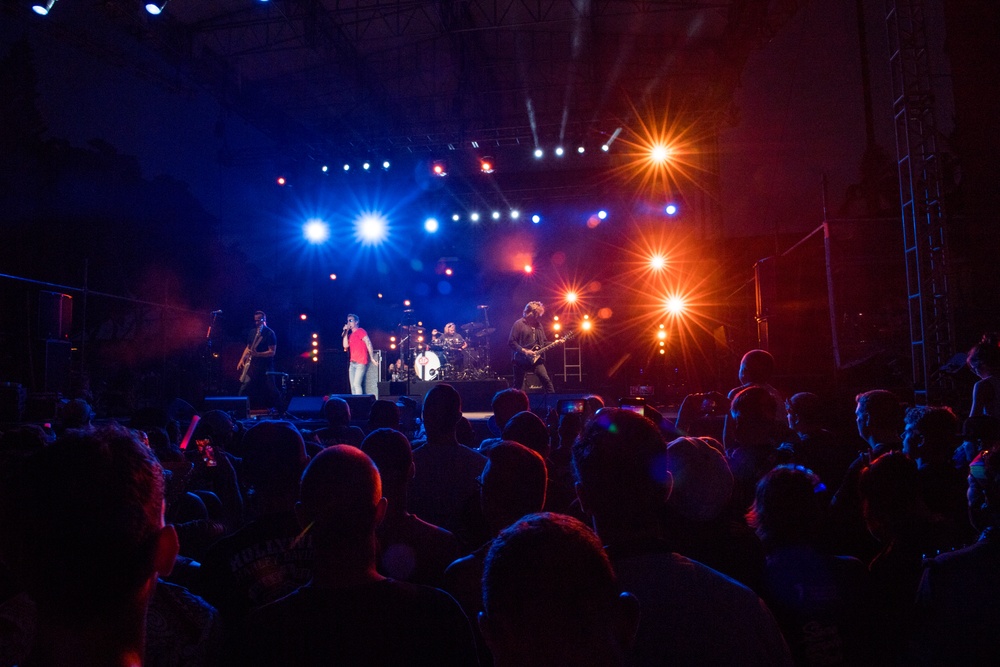 DVIDS Images Stone Temple Pilots Perform for Fourth of July