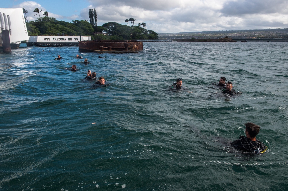 MDSU-1 and Royal Australian Navy divers at USS Arizona Memorial