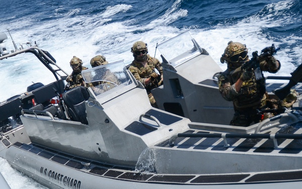 Maritime Security Response Team–West, Canadian EOD Train to Mitigate Threats