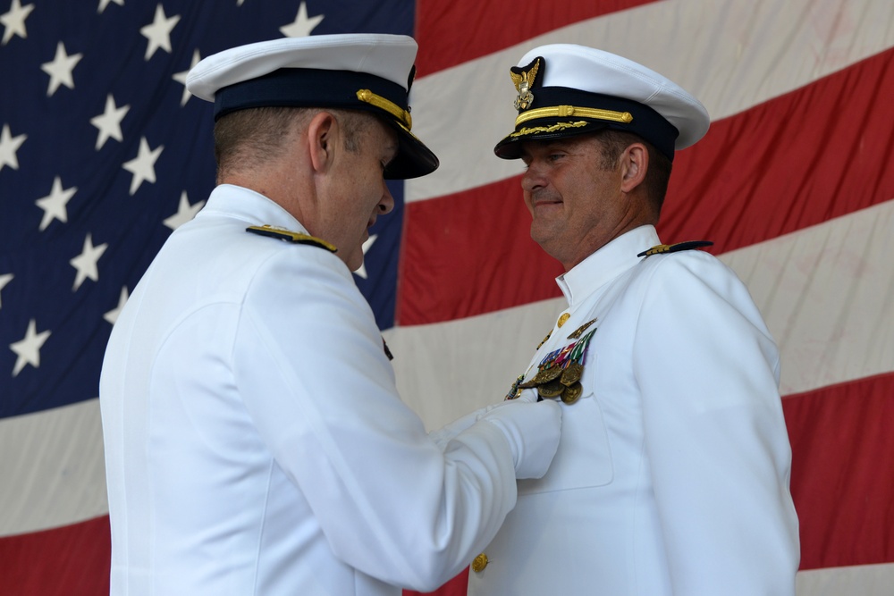 Coast Guard captain recieves Meritorious Service Medal