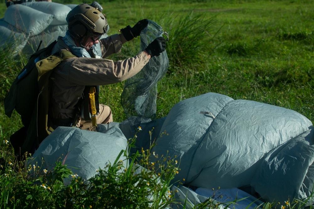 Force reconnaissance Marines conduct free fall operations