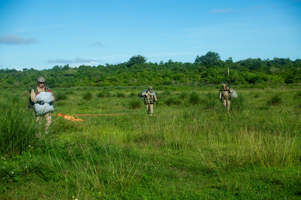 Force reconnaissance Marines conduct free fall operations