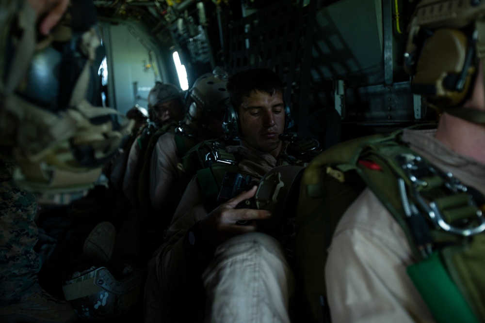 Force reconnaissance Marines conduct free fall operations