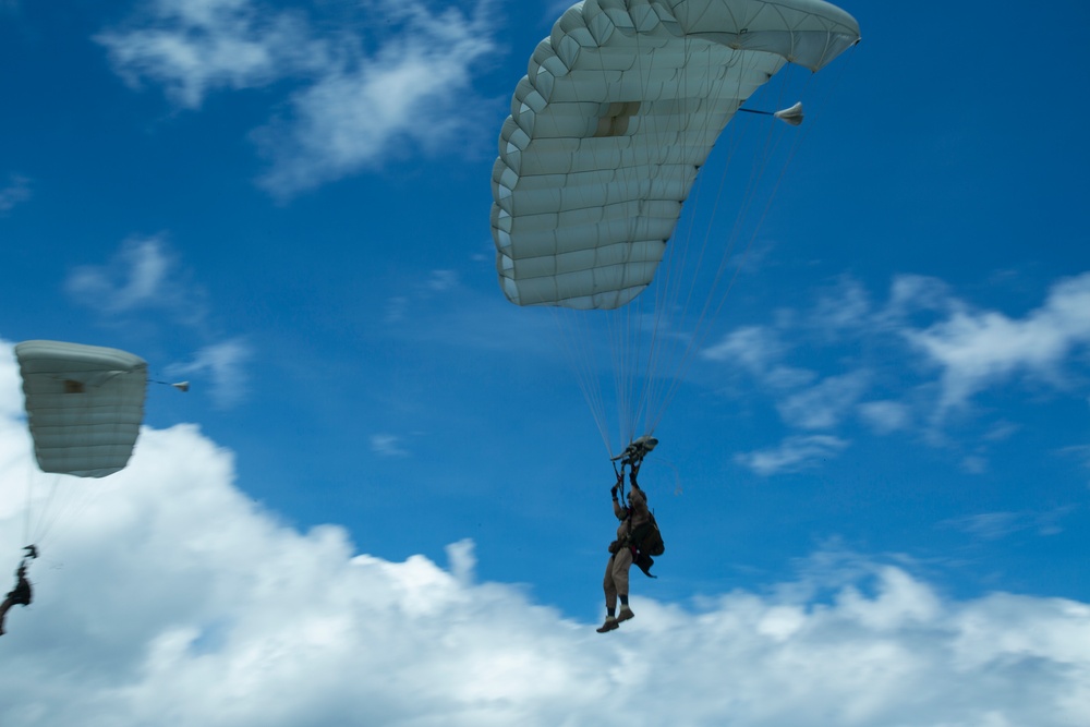 Force reconnaissance Marines conduct free fall operations