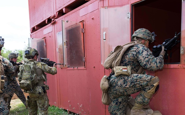 Royal Australian Army, U.S Marines train during RIMPAC 2018